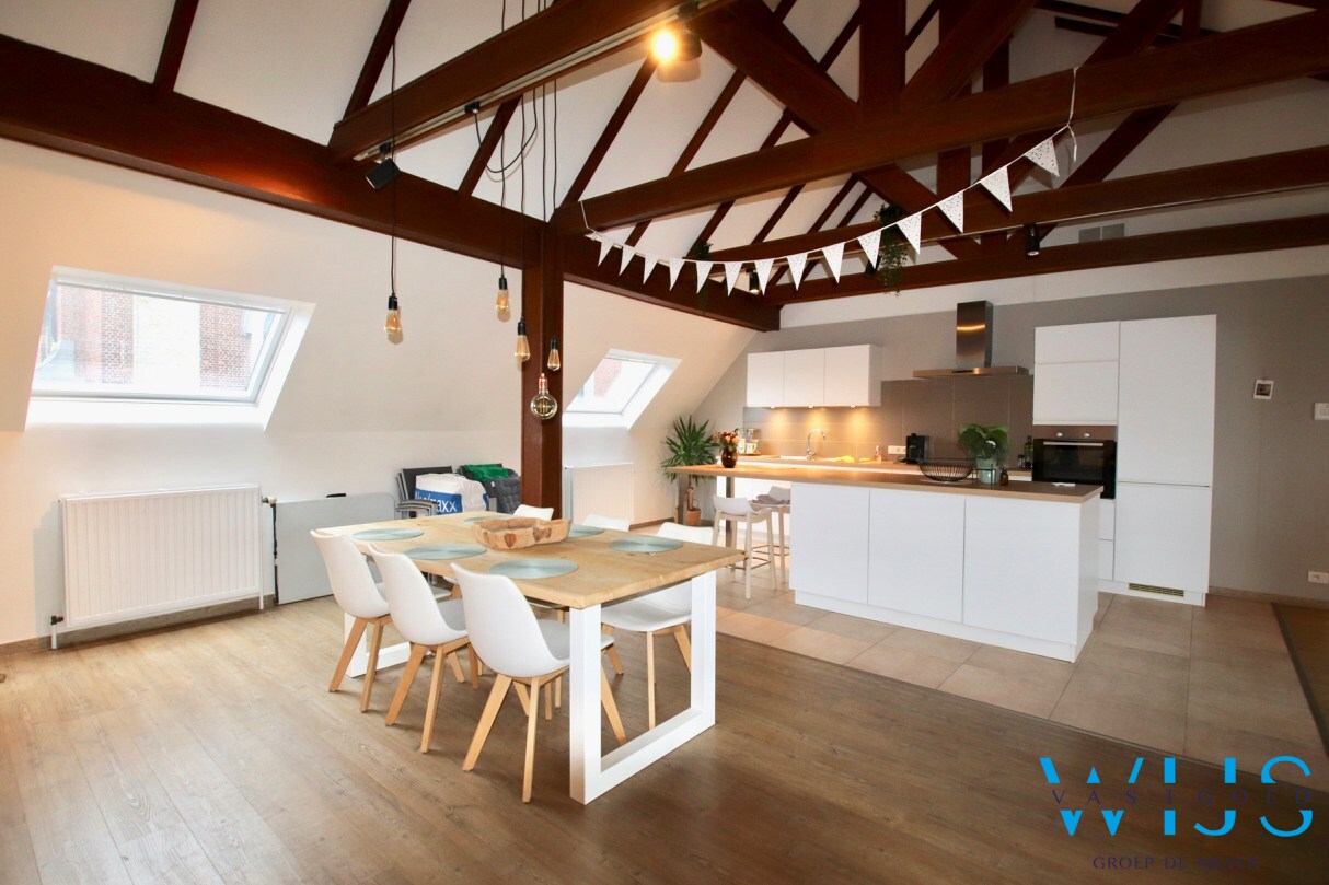 Uniek dakappartement te CENTRUM EVERGEM ! 