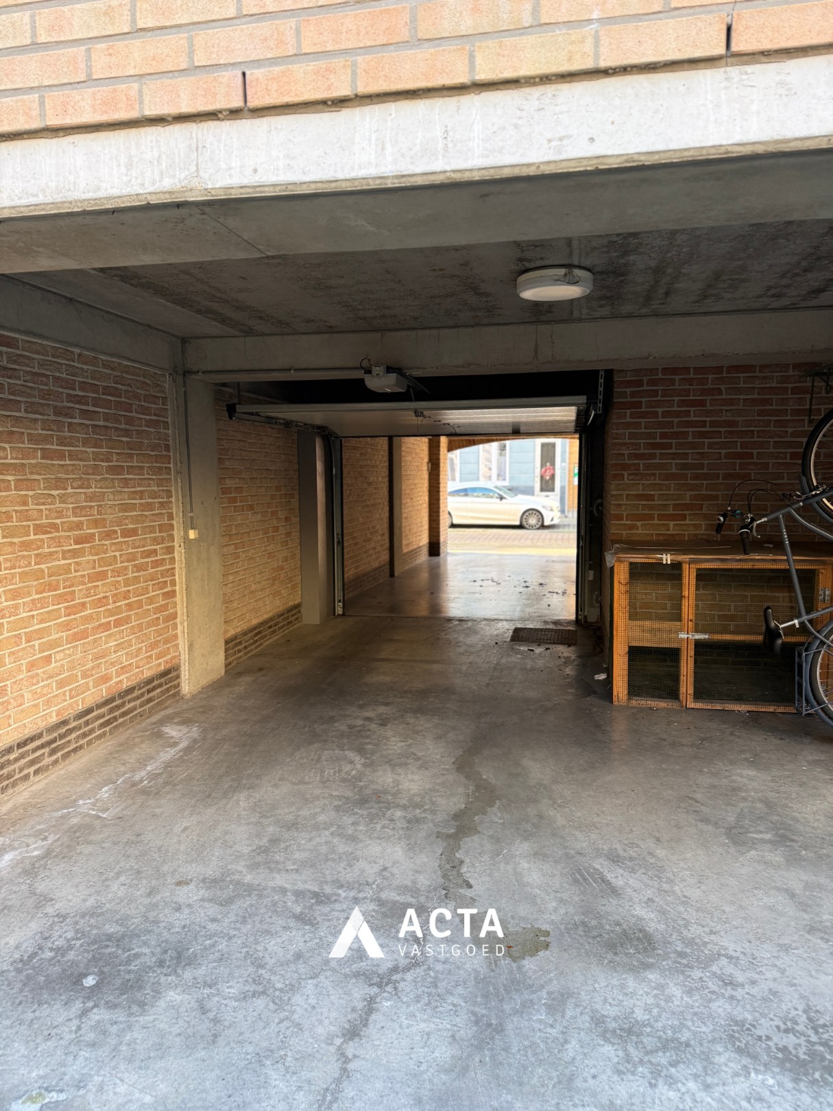 Centraal gelegen garagebox in Oostende 