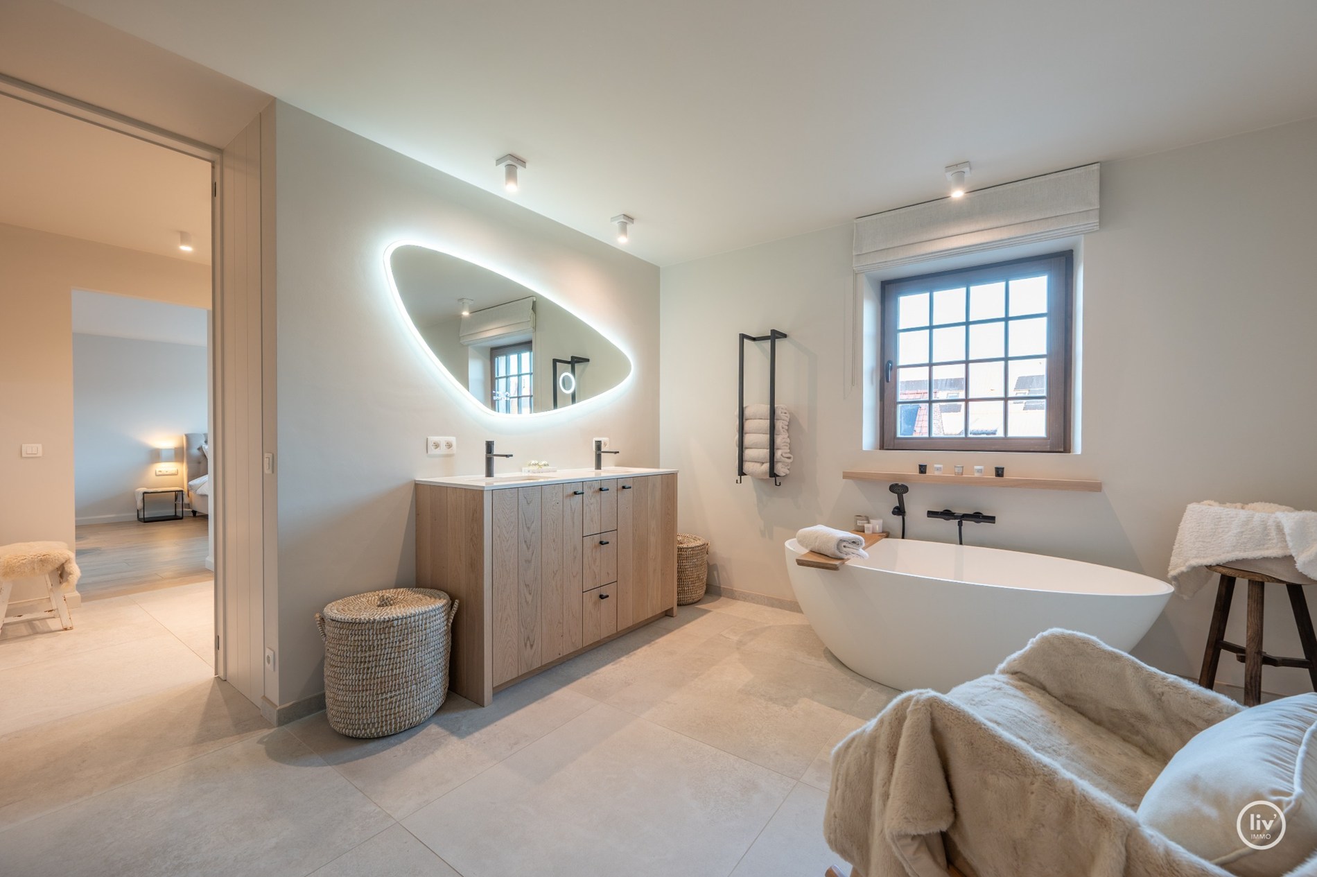 Luxueus afgewerkte energie zuinige woning met zwembad te Knokke 