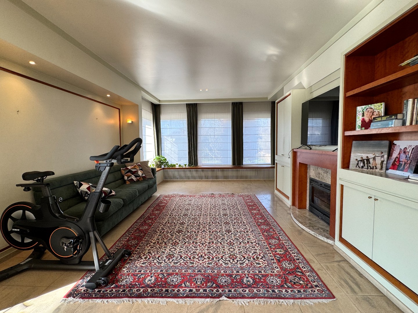 Ruime woning met loods en landbouwgrond op groene locatie nabij Waregem. 