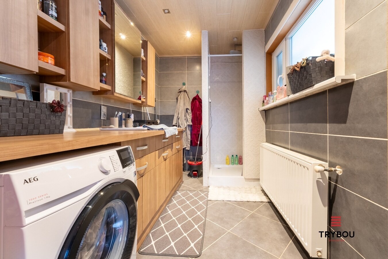 Rustig gelegen, volledig gerenoveerde woning met gezellige, onderhoudsvriendelijke tuin 