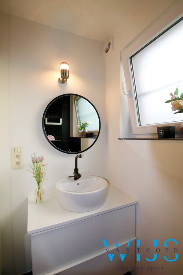 Prachtig instapklaar gelijkvloers appartement te Lievegem ! 