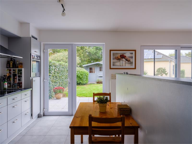 Prachtige, instapklare, halfopen bebouwing in rustige, residentiële wijk in Sleidinge. 