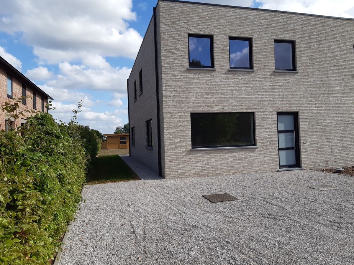 Half Open - nieuwbouwwoning. 