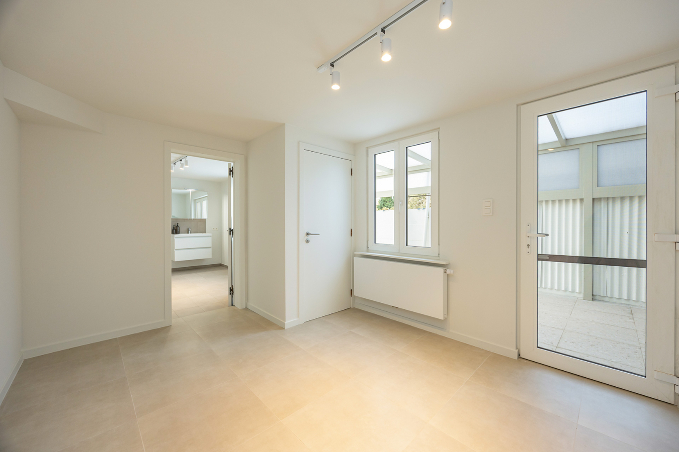 Gerenoveerde woning met 3 slpk en ruime tuin te Schilde! 