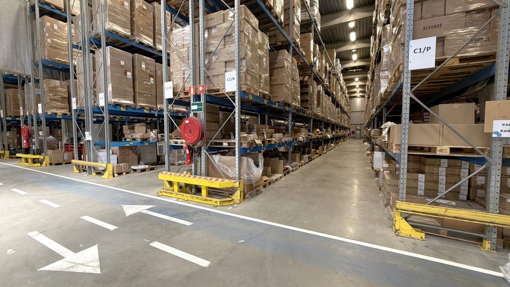 Magazijnen en kantoren te huur in industriezone van Londerzeel