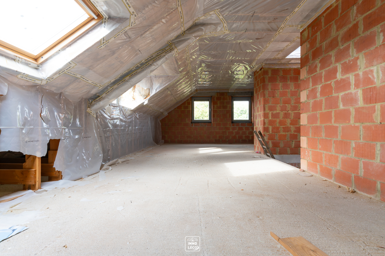 Immeuble mixte : commerce "friterie" avec appartement "DUPLEX" à l'étage, idéal investisseurs ! 