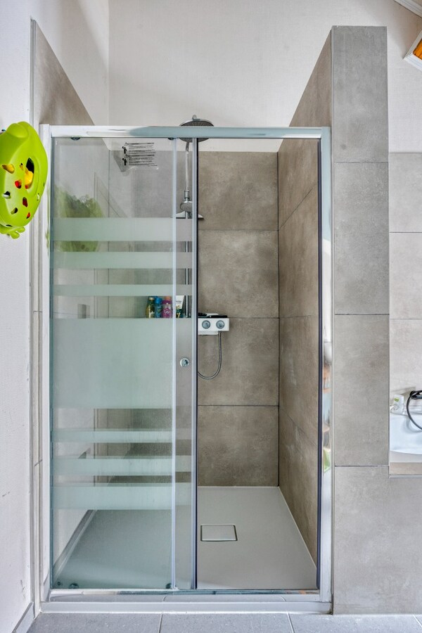 Prachtig gerenoveerde HOEVE te Landen (Neerwinden) 