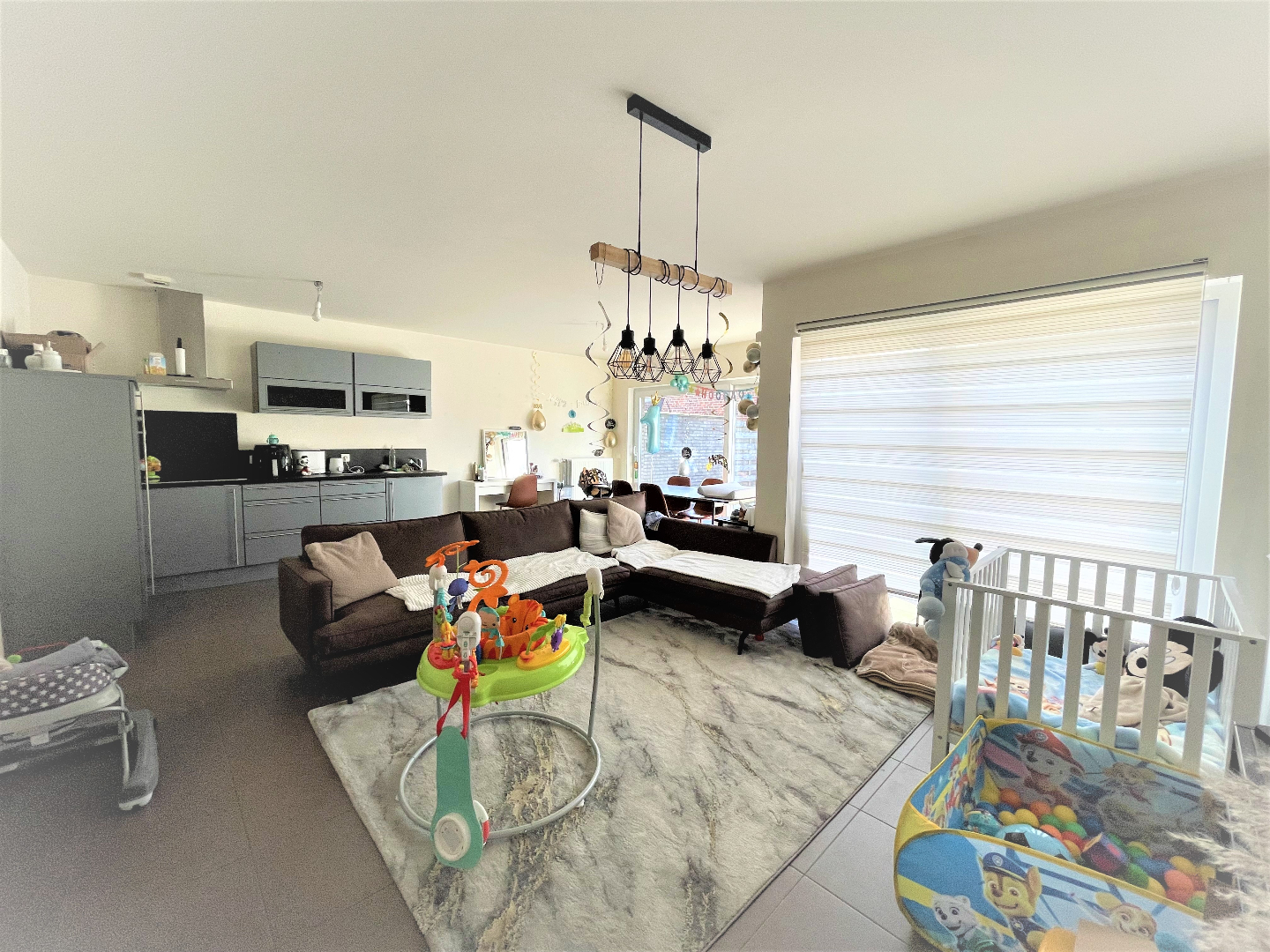 Recente woning met garage en aangename tuin 