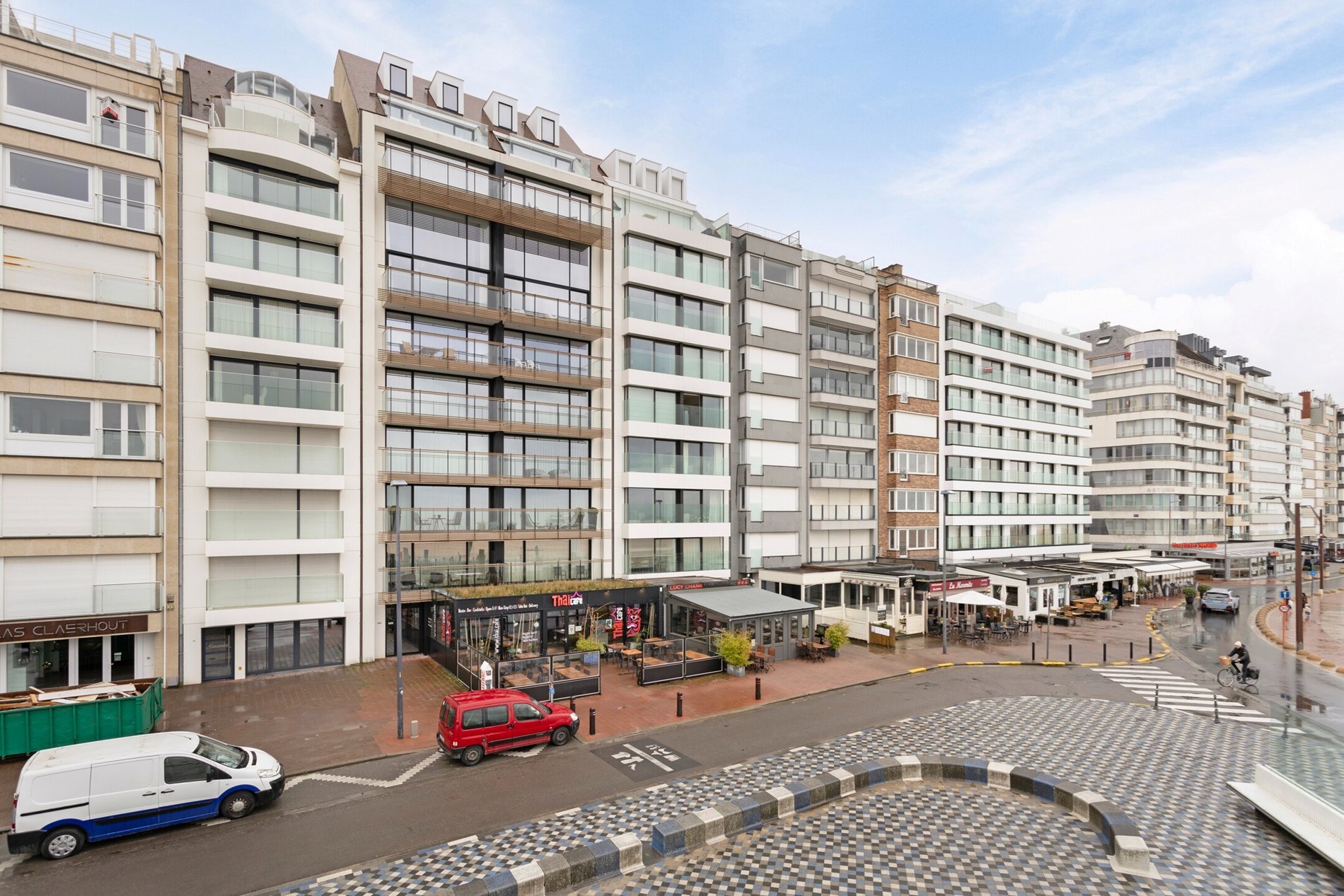 Appartement confortable d'une chambre avec vue frontale sur la mer, situé près de la place Rubens. 