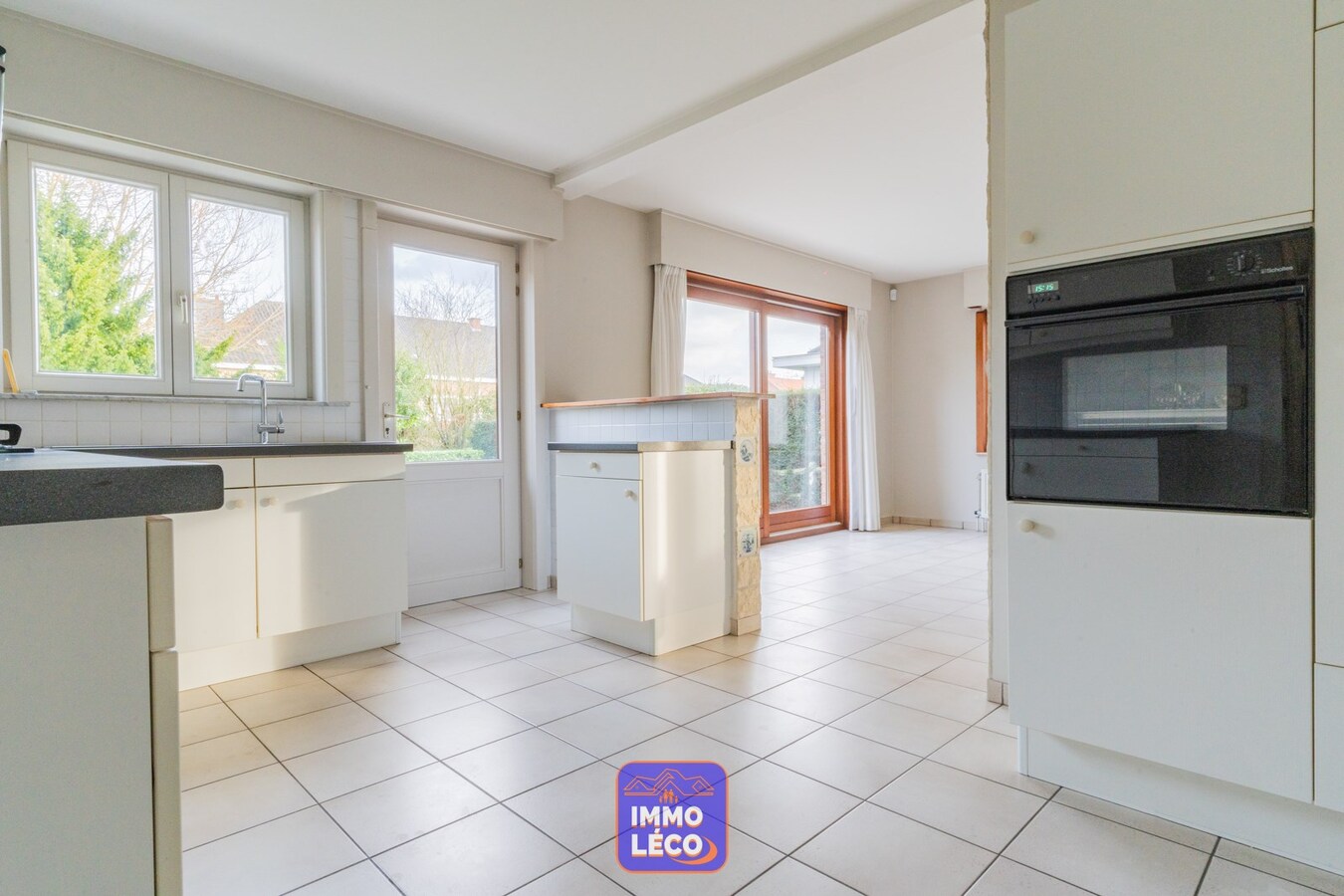 Villa avec garage, parking et jardin, secteur prisé "La Coquinie" ! 