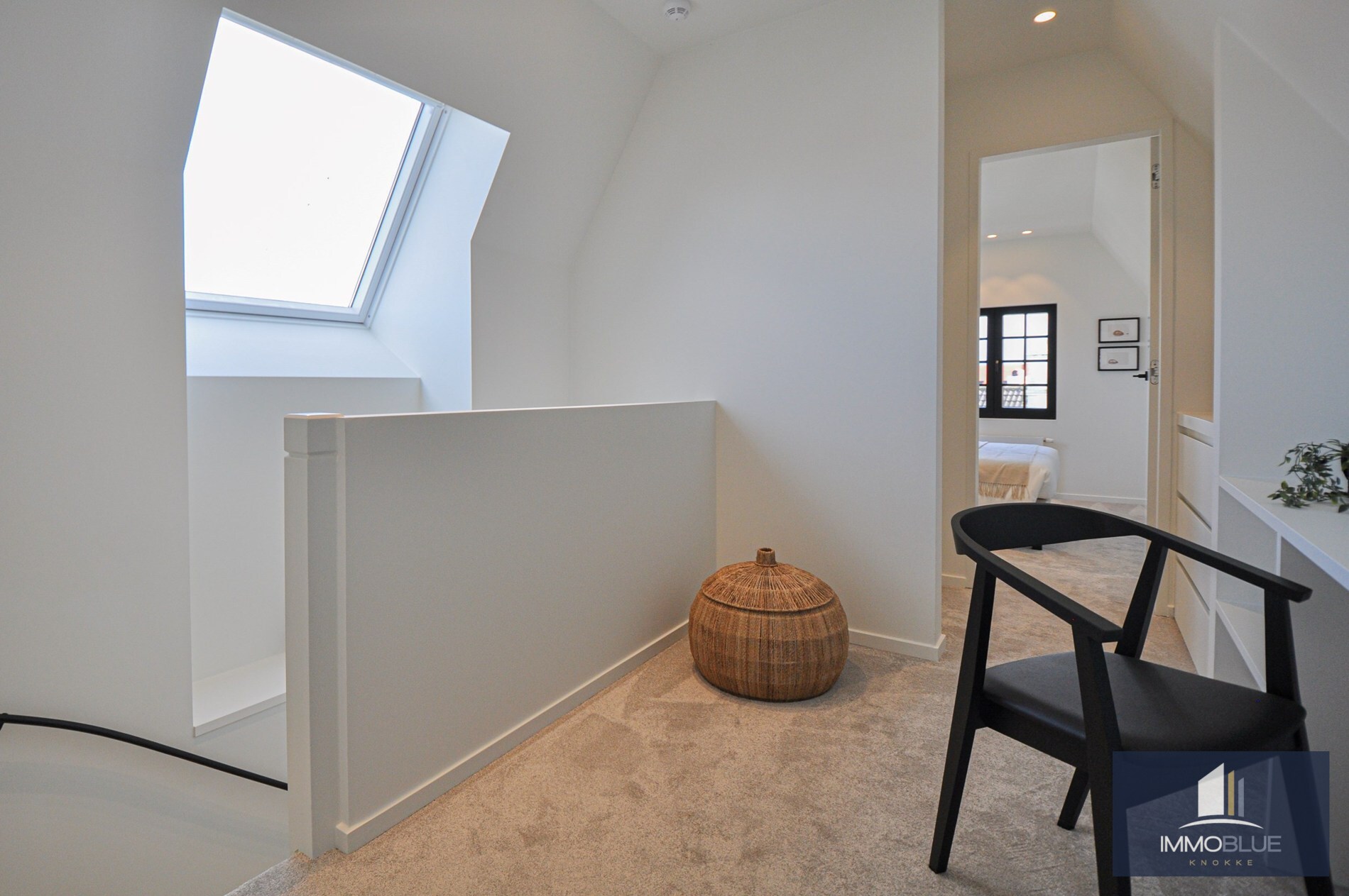 Villa entièrement rénovée située au calme en bordure de la Zoute. 