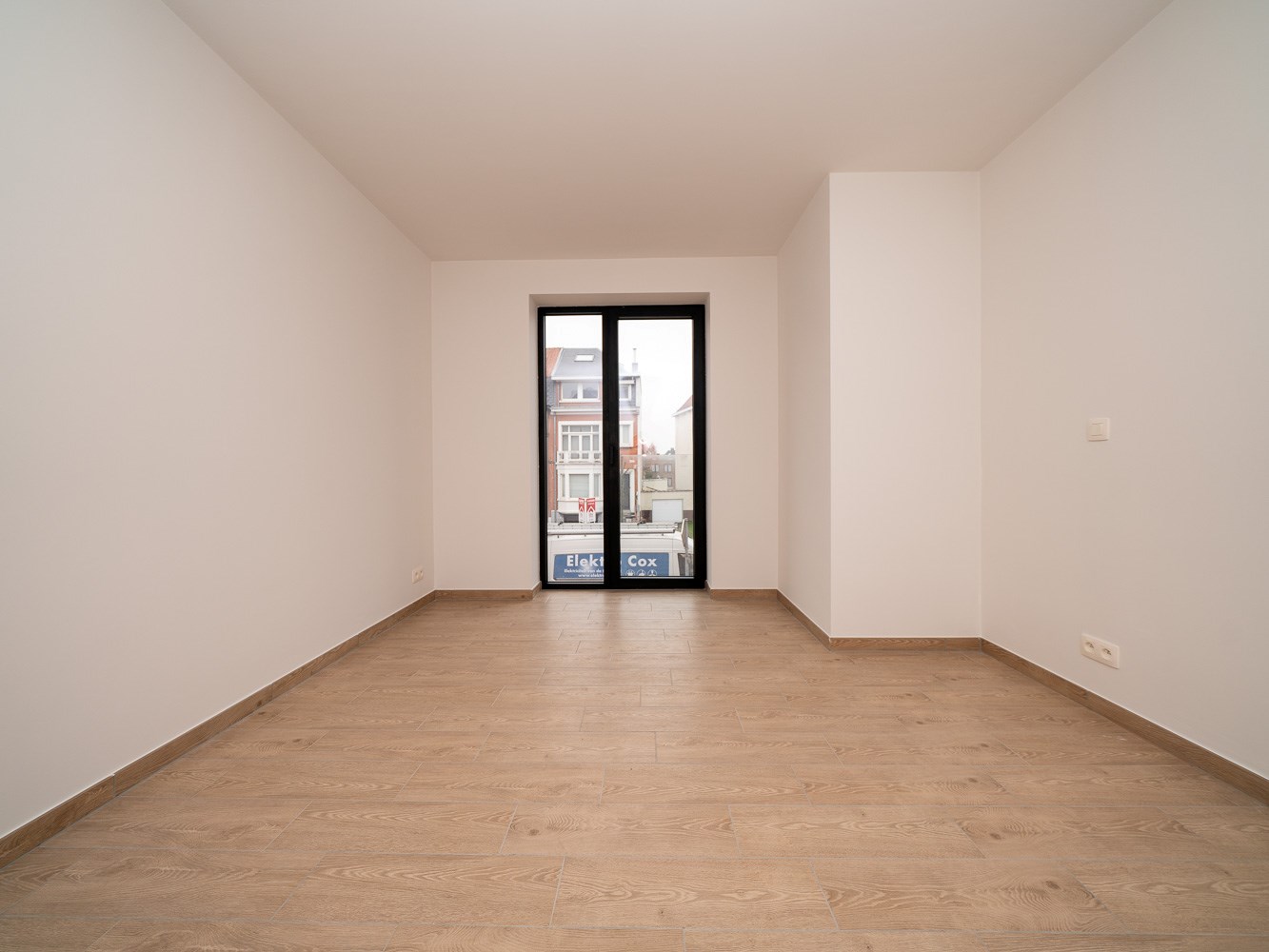 Nieuwbouw 1-kamer appartement met parking, kelder &amp; terras 