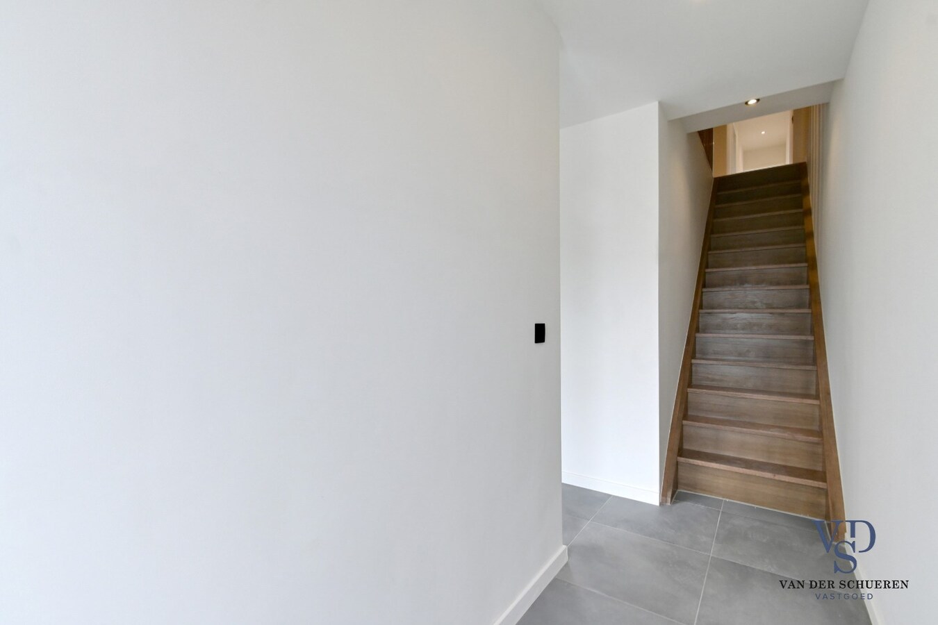 Volledig vernieuwde Half Open. 