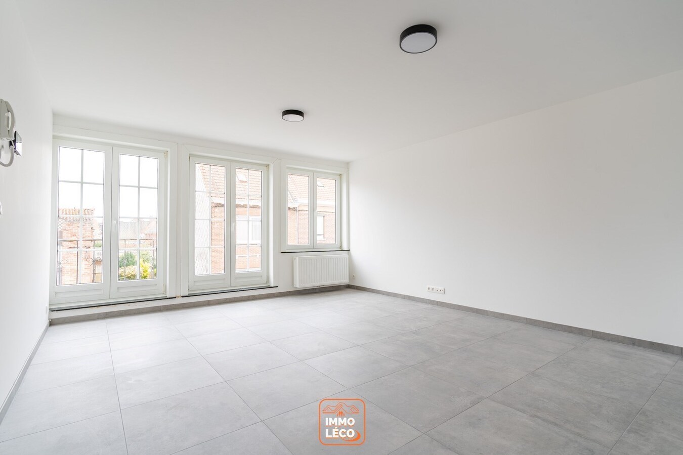 Appartement rénové 1 chambre et grande terrasse, dans une rue calme, COUP DE COEUR ! 