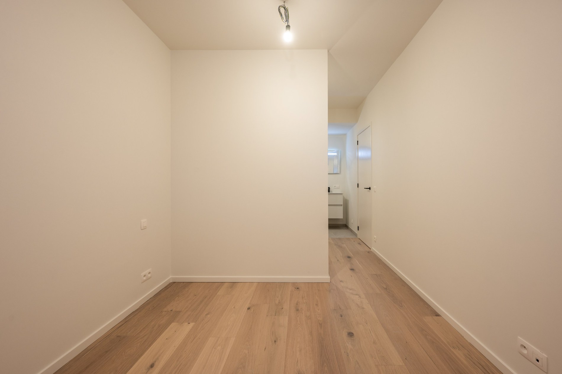 Centraal gelegen 3-kamer appartement te Res. Hoost op wandelafstand van de Zeedijk van Heist. 