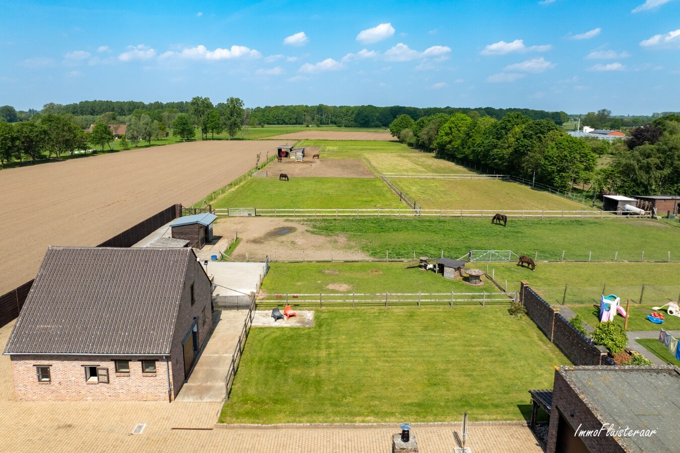 Idyllische langgevelhoeve met stalgebouw op ca. 16.473 m² te Lier    BEZOEKDAG OP AFSPRAAK ZATERDAG 20 JUNI 10U-14U 