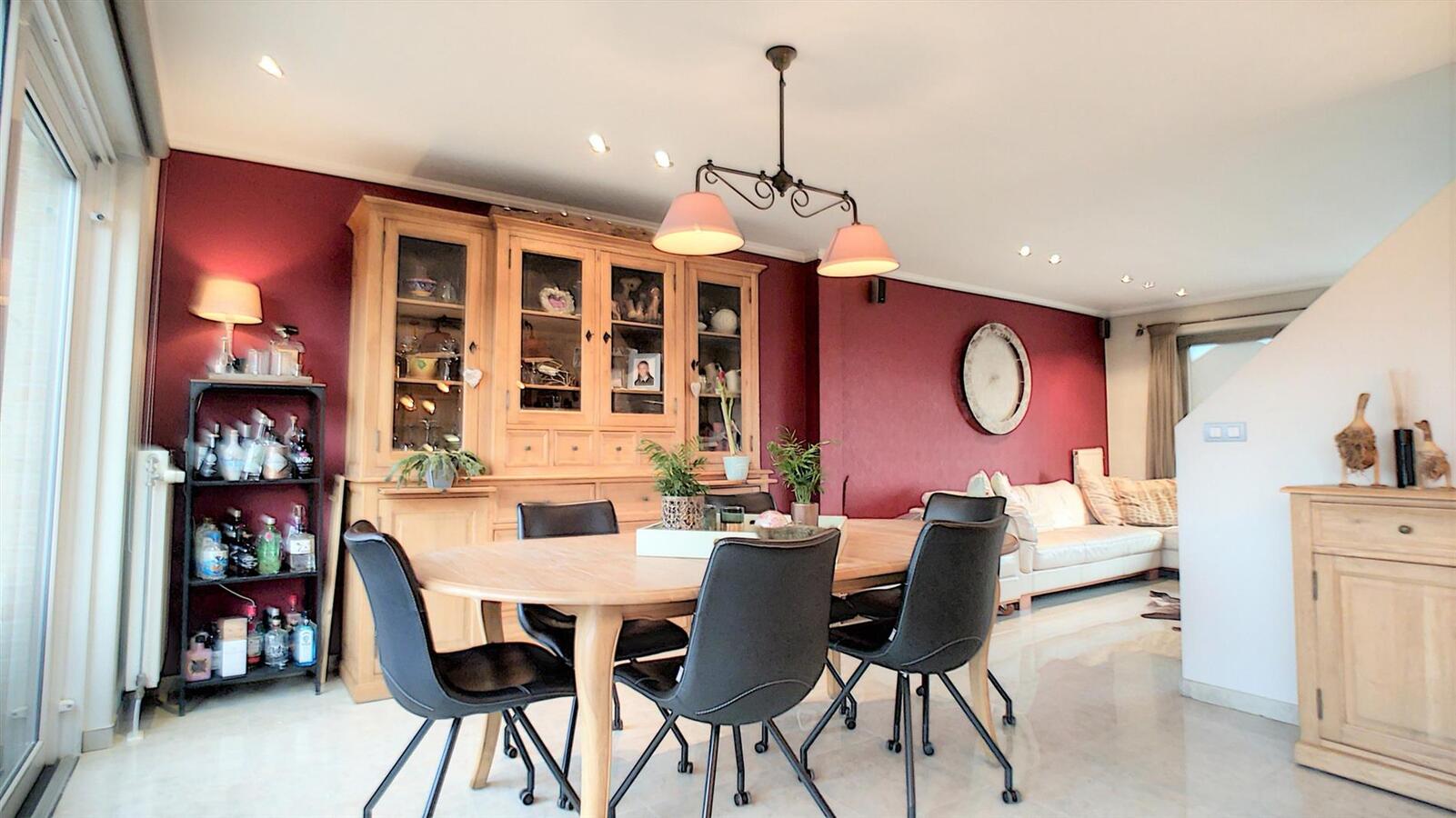 Knappe gezinswoning met vier slaapkamers en tuin - Zeebrugge 