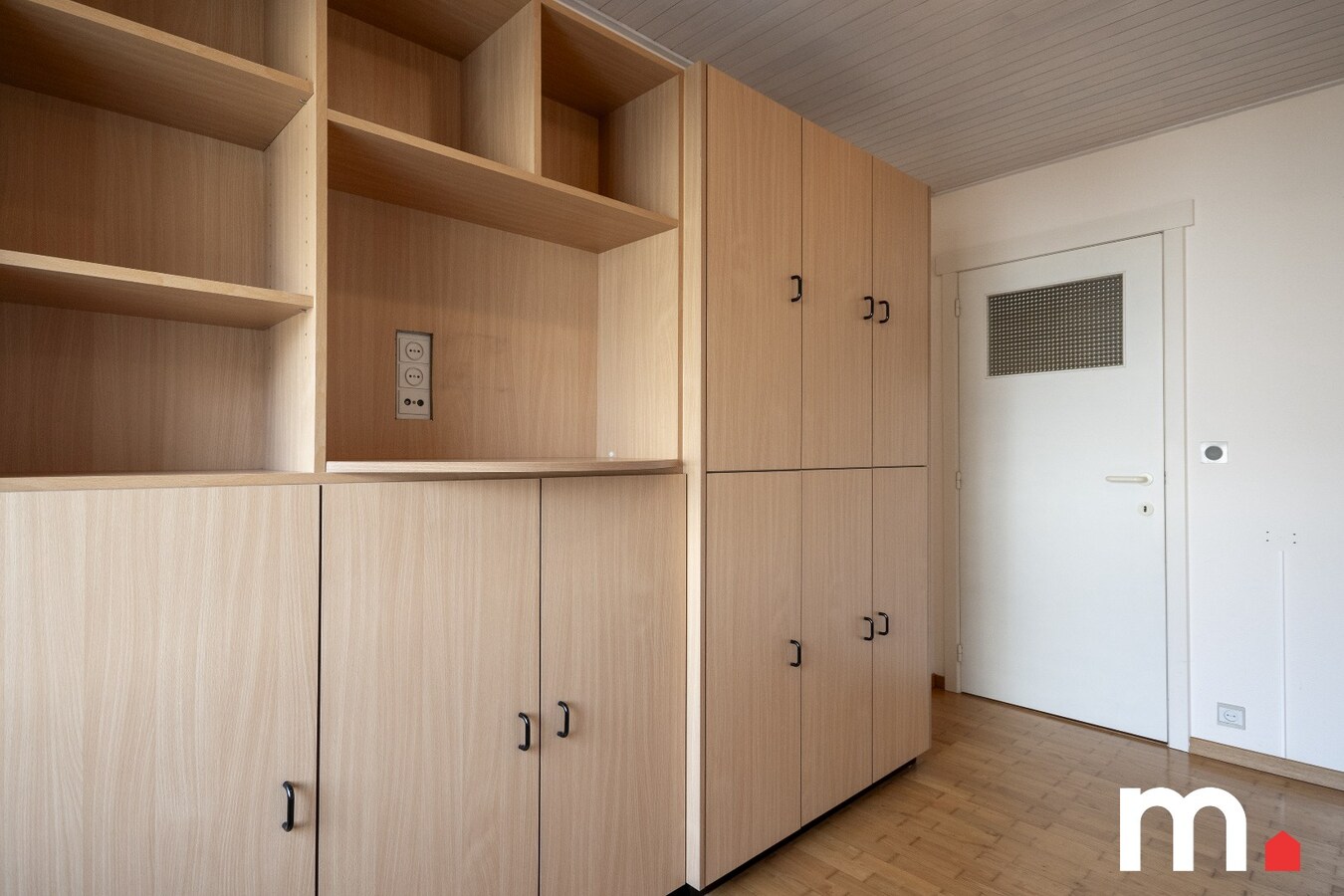 Alleenstaande villa met 5 slaapkamers en zonnige tuin 1127 m² op TOPligging ! 