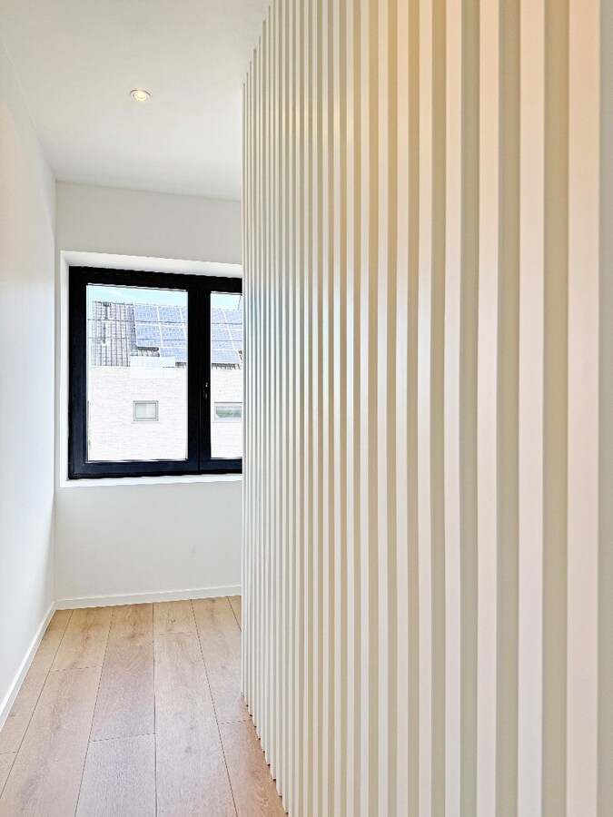 Knappe renovatie met ZW-tuin op gunstige locatie te Zottegem 