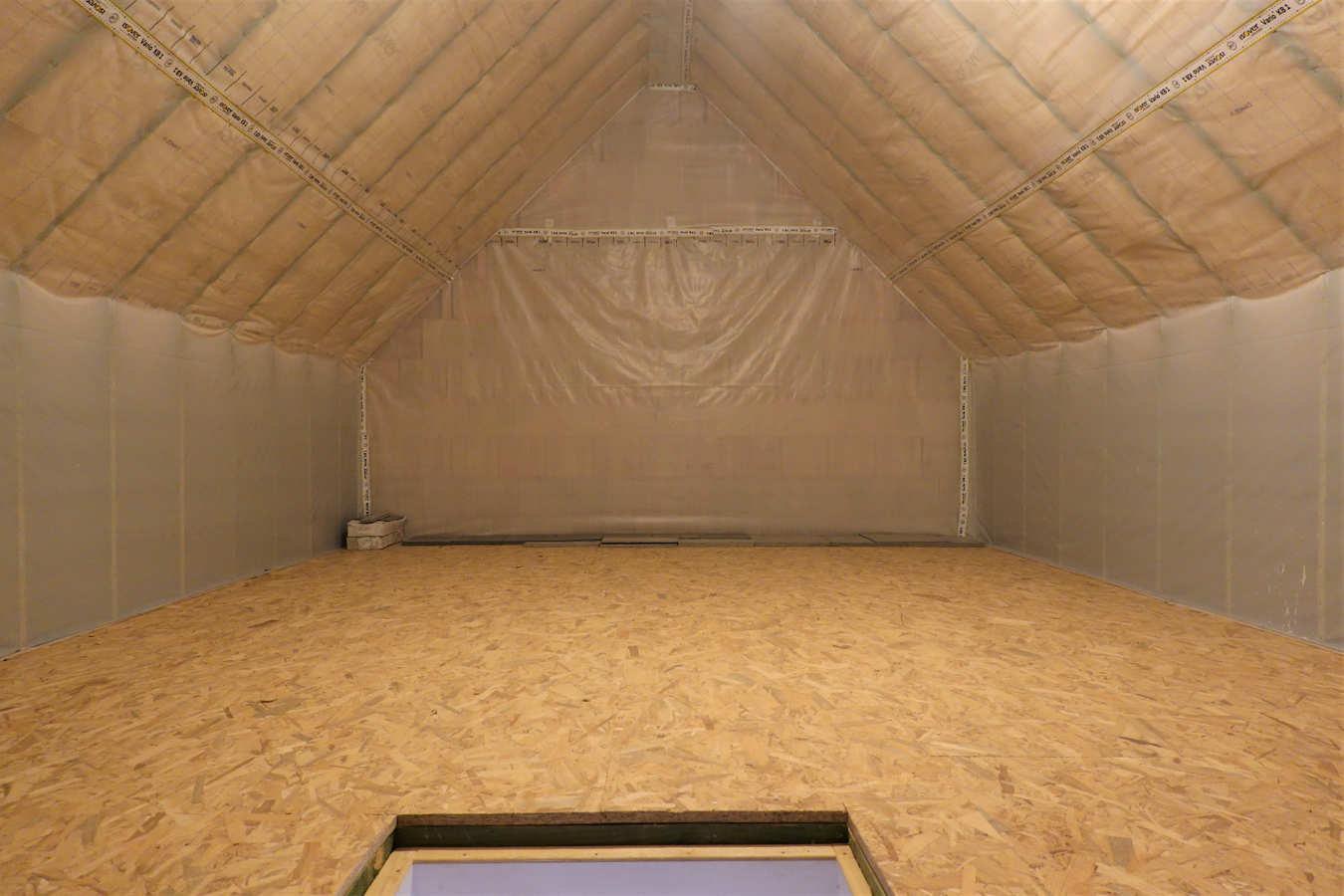 Halfopen nieuwbouw met inpandige garage 