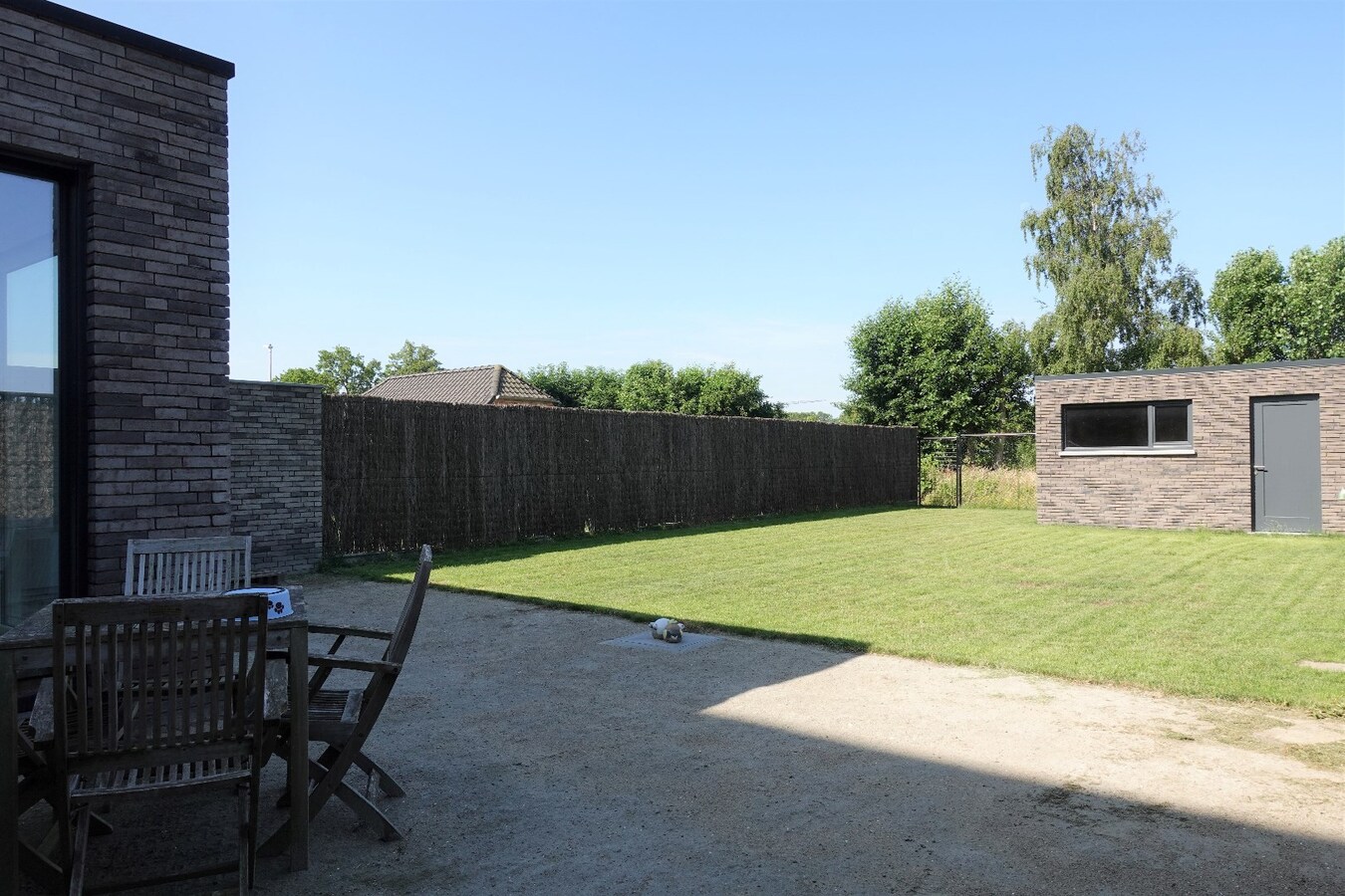 Prachtig afgewerkte moderne nieuwbouwwoning met tuin 