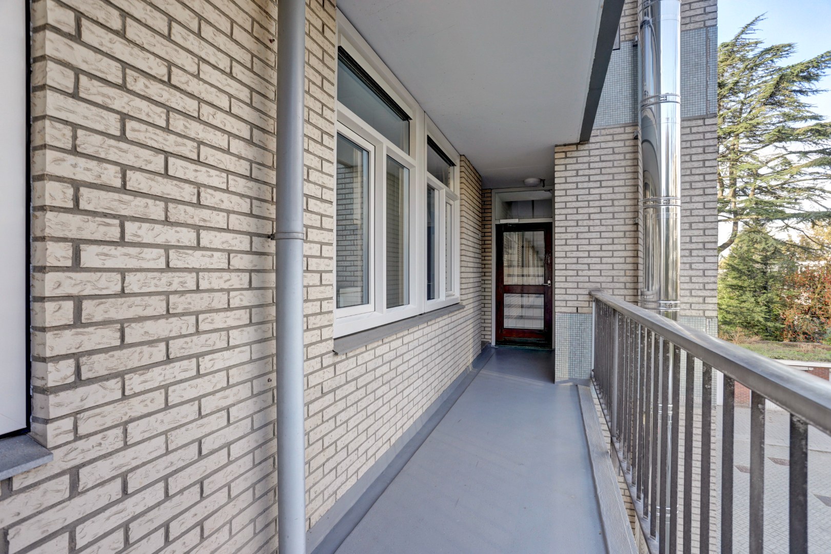 Comfortabel wonen in dit 3-kamer hoek appartement met een heerlijk balkon op het zonnige westen! 