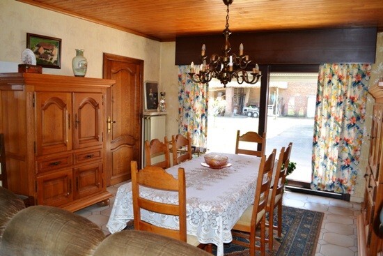 Vierkantshoeve met prachtige schuur en stallingen op ca. 6.000M² te Londerzeel 