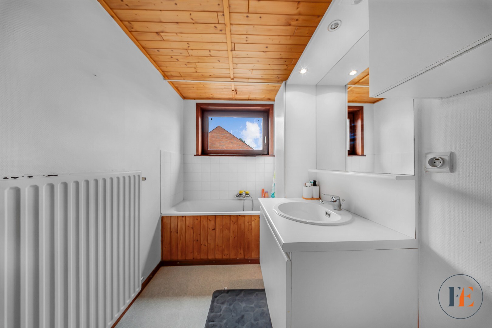 Knusse woning aan het water 