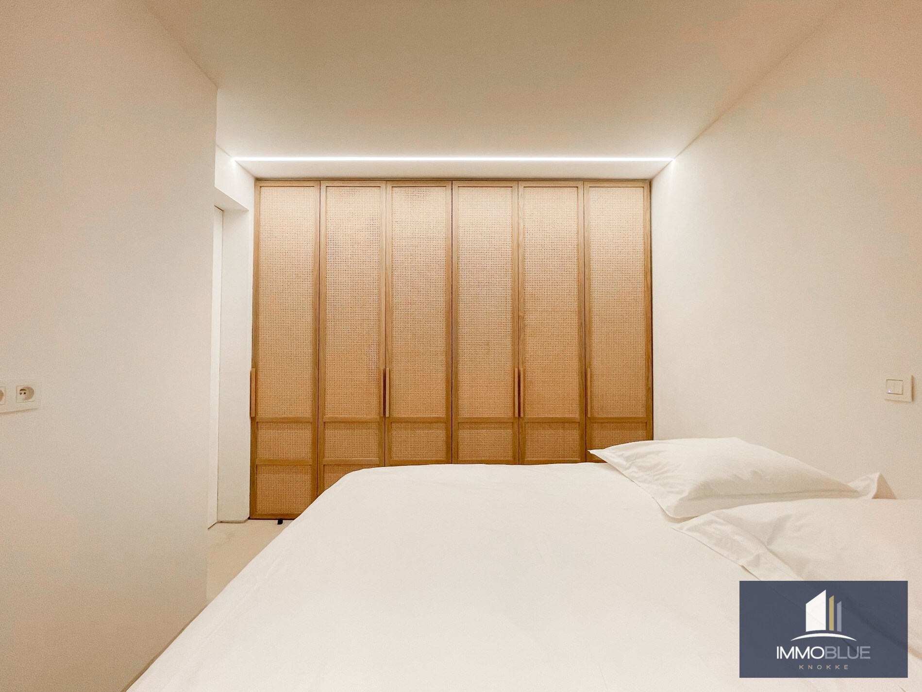 Luxueus volledig gerenoveerd appartement met een weids uitzicht gelegen in het Zoute. 