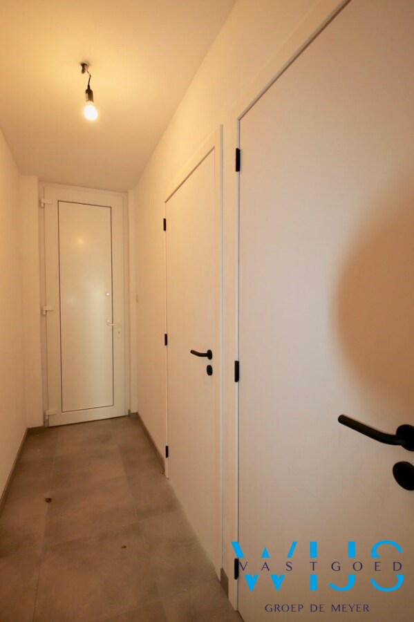 Volledig gerenoveerd woonhuis op 750m² in hartje Ertvelde ! 