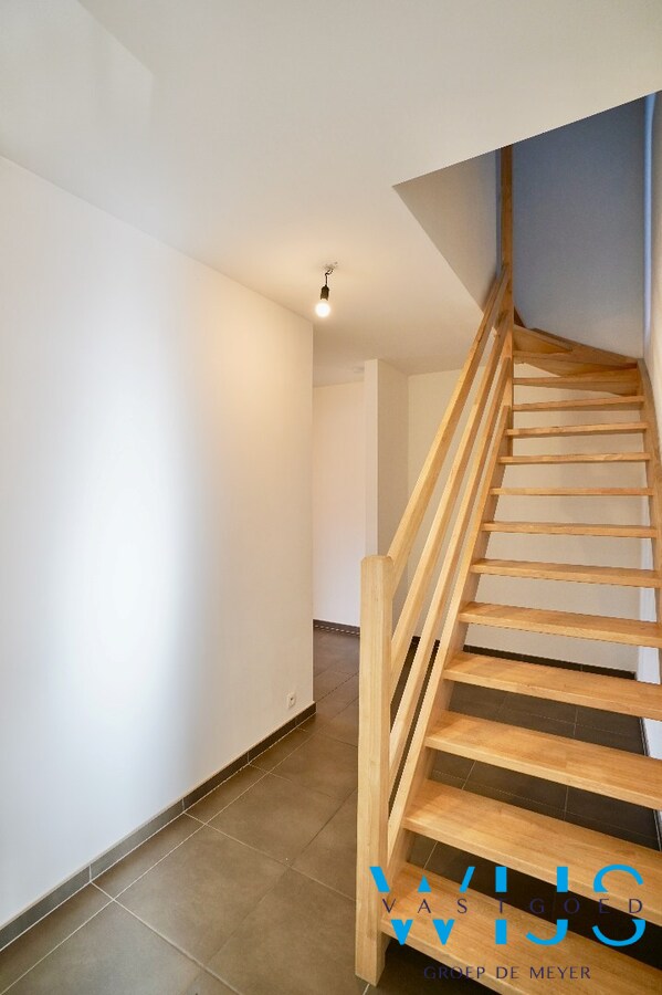 Recent duplexappartement met zeer aangenaam terras te Ertvelde ! 