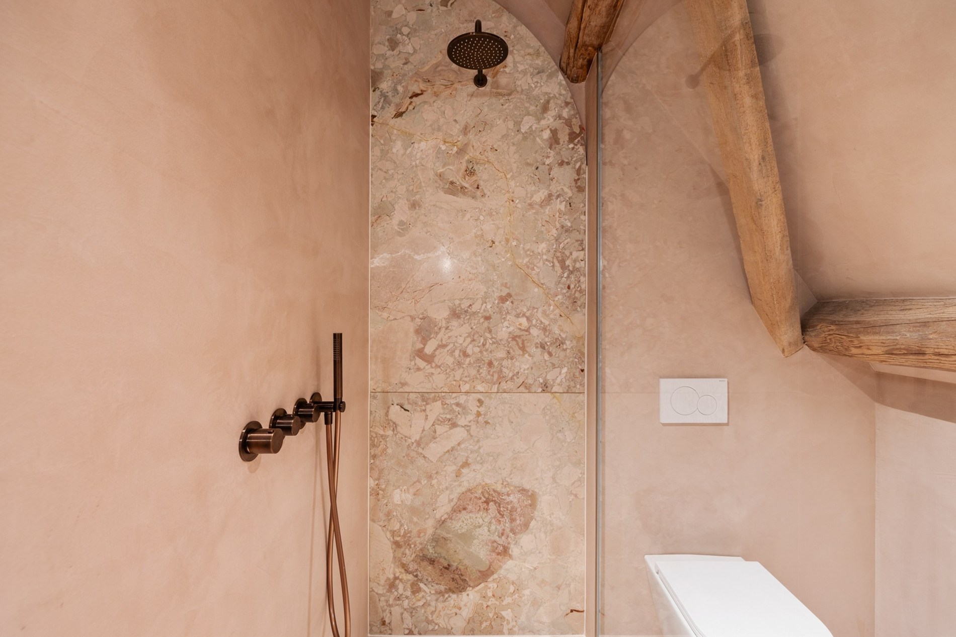 Authentiek gerenoveerde hoeve te Varsenare — een uitzonderlijk landelijke eigendom nabij Brugge 