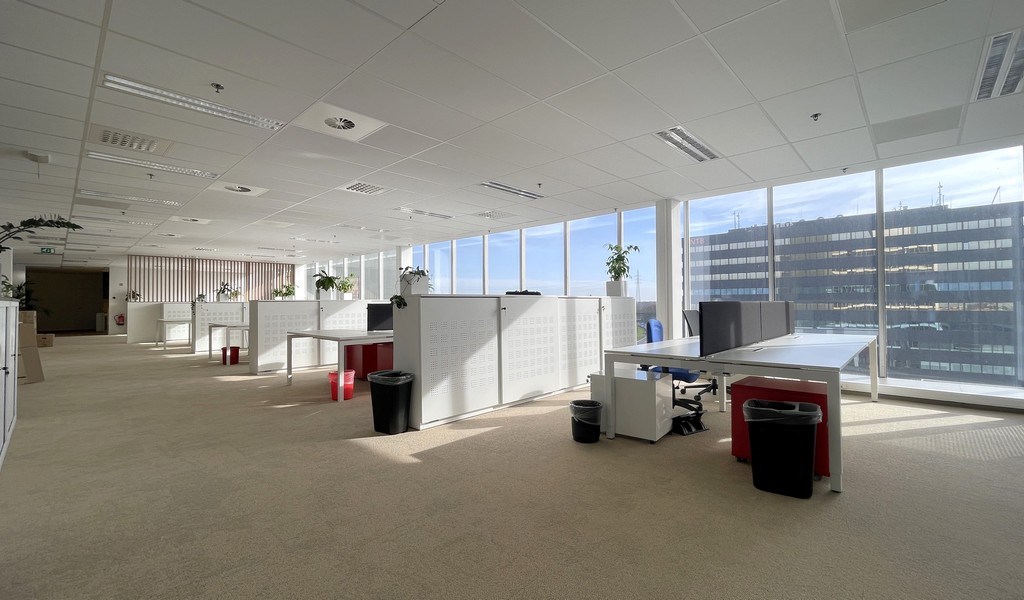 Vernieuwde kantoren te huur in Ahlers Building te Antwerpen