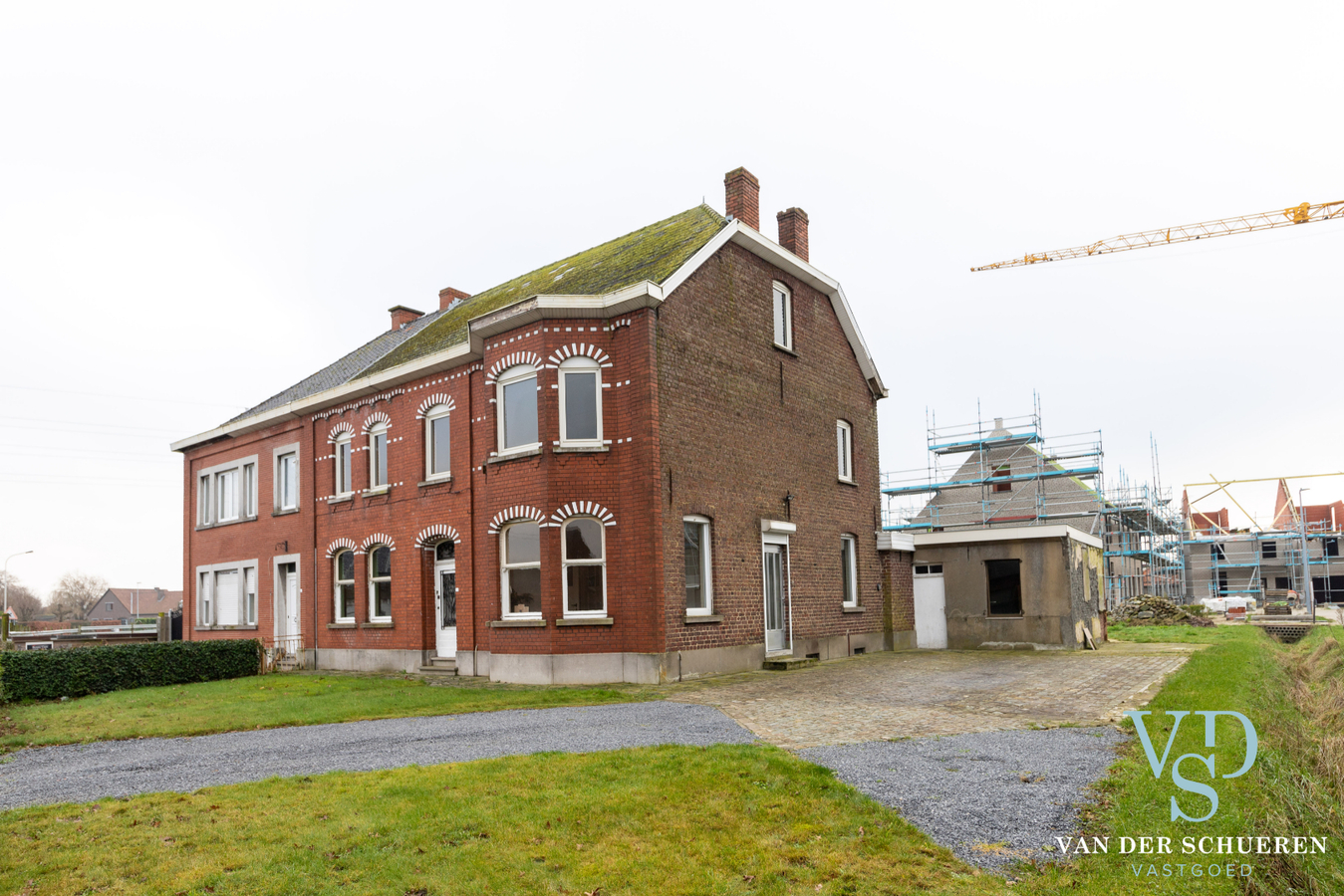 Statige herenwoning met potentieel ! 