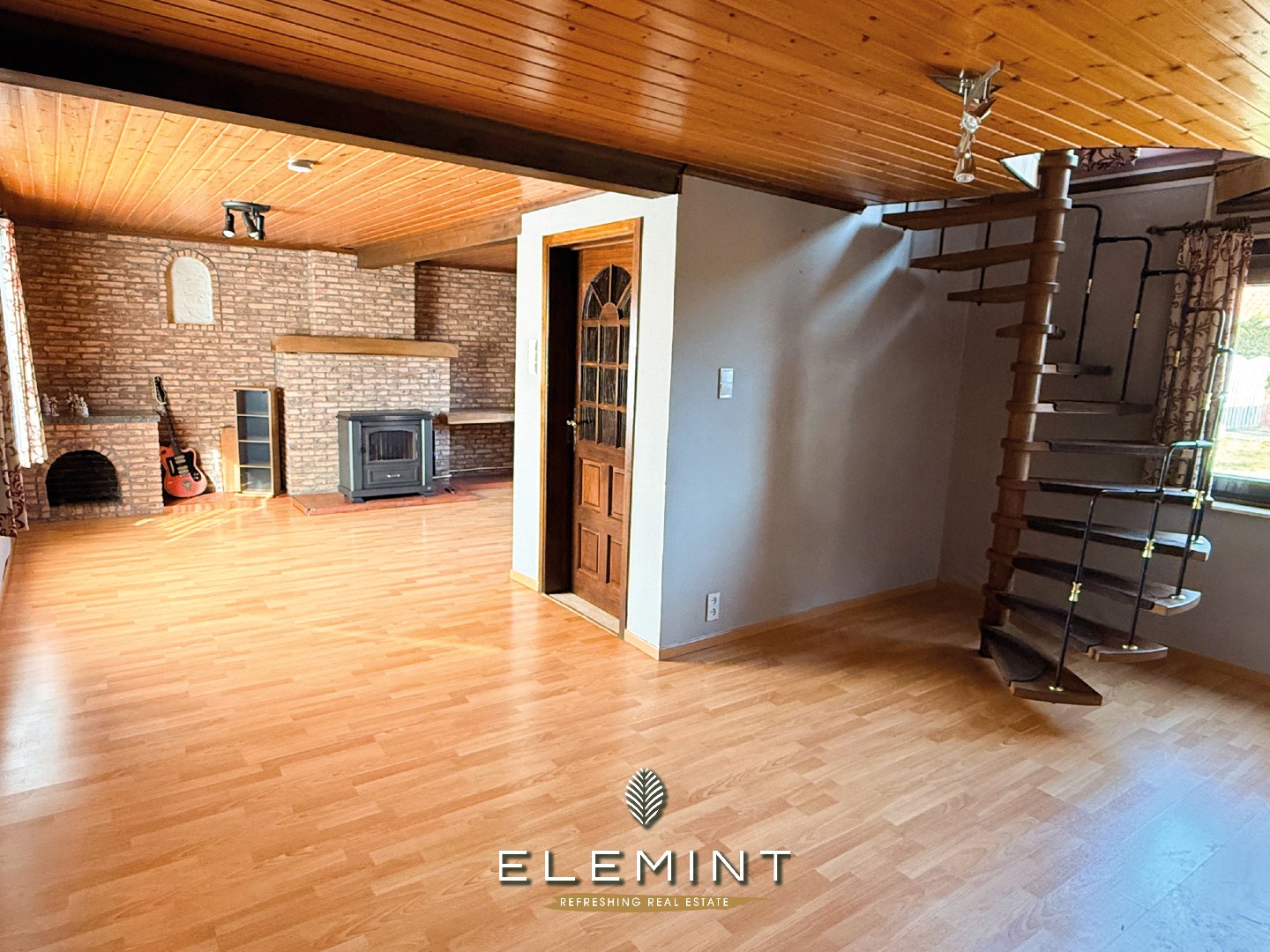 Karaktervolle te renoveren woning in rustige straat te Olsene 