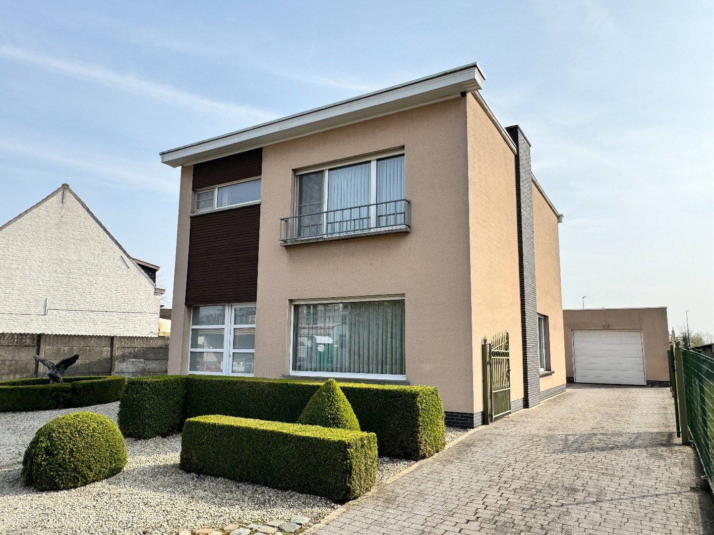 Verzorgde open bebouwing met tuin en garage in Zulte 