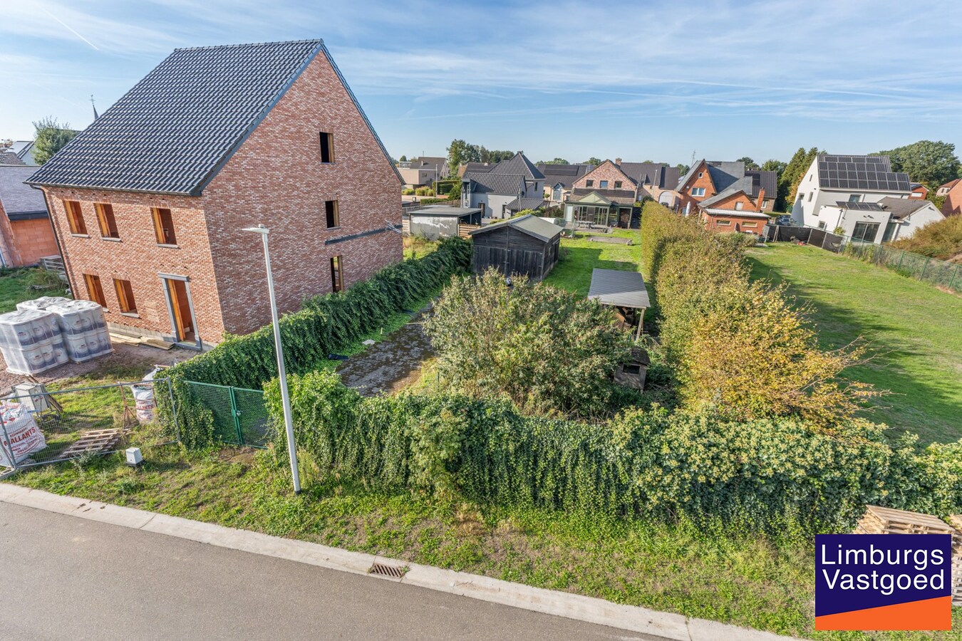 Grond in woongebied met landelijk karakter voor open bebouwing, 5a16 
