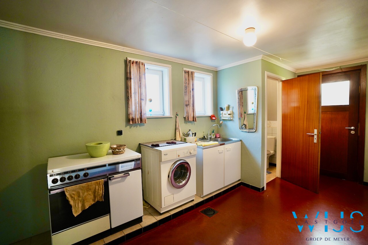 Stevige gezinswoning met bijgebouw te Ertvelde ! 