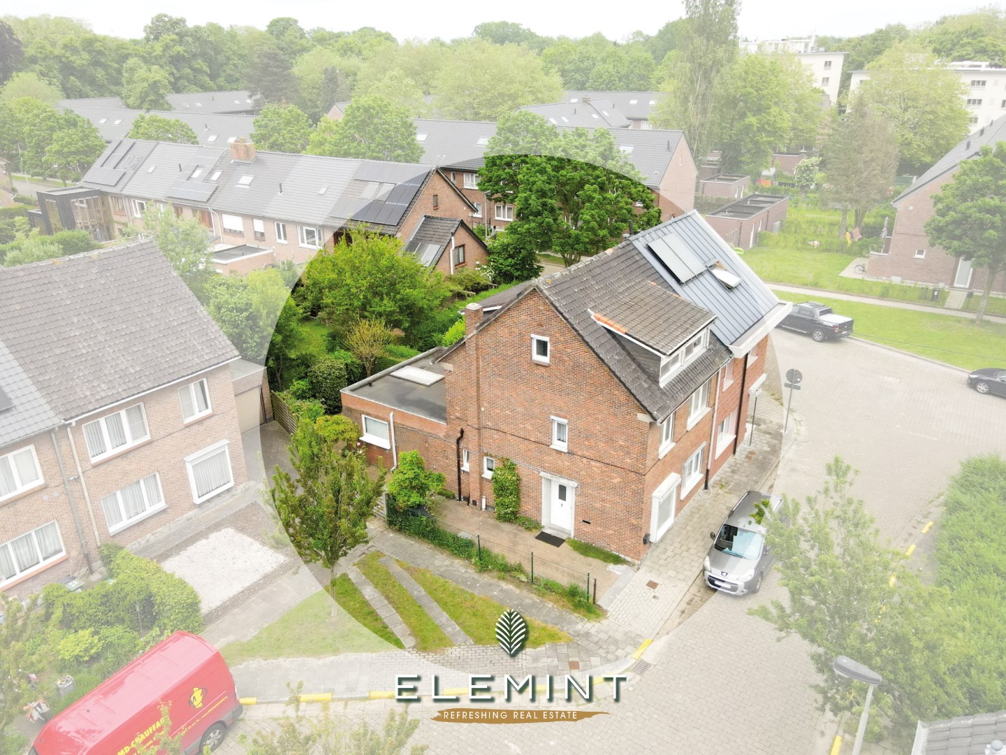 Halfopen woning in leuke groene wijk te Sint-Amandsberg 