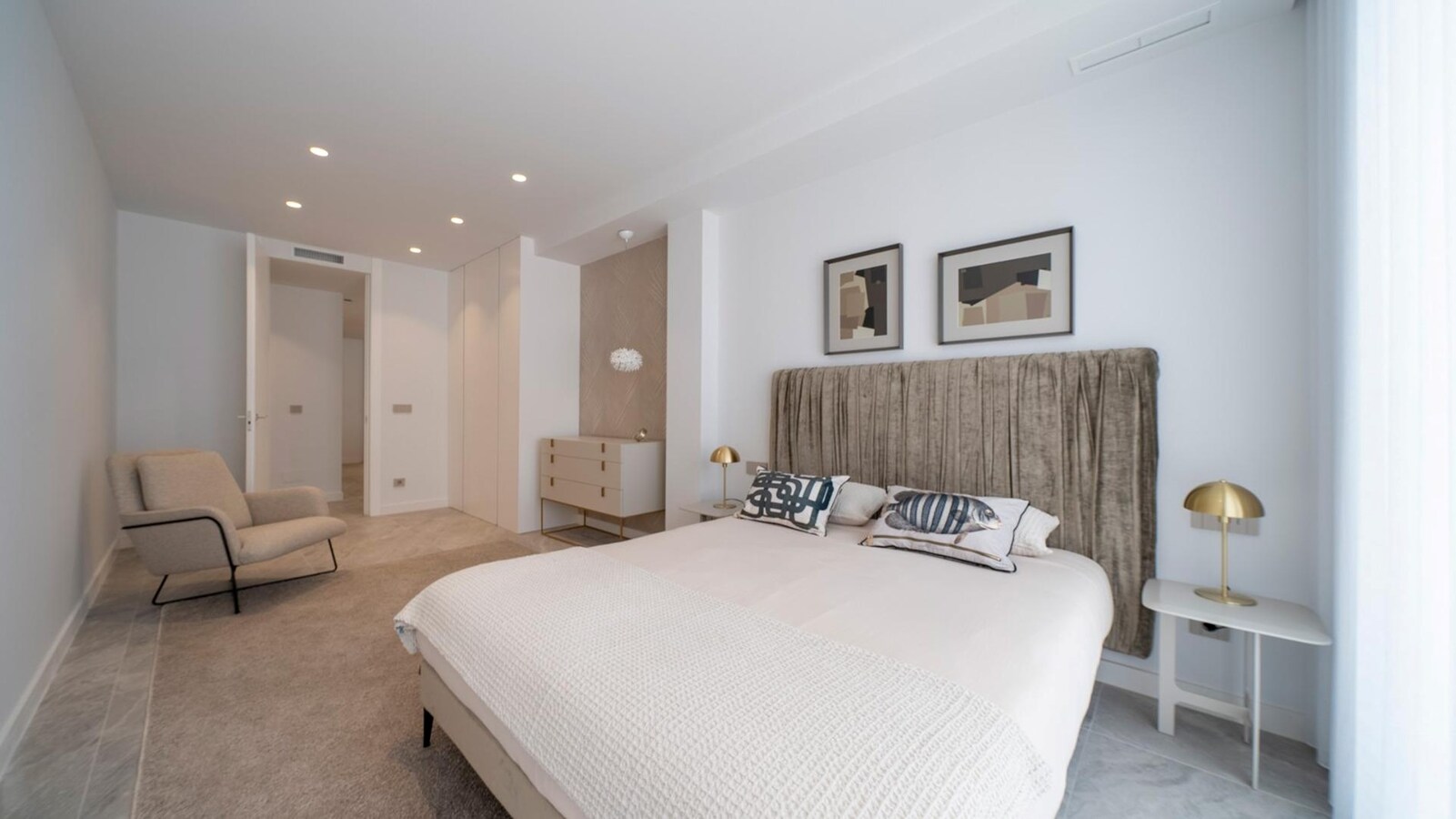 Villa gelegen in nieuwbouw wooncomplex met uitzicht op zee 