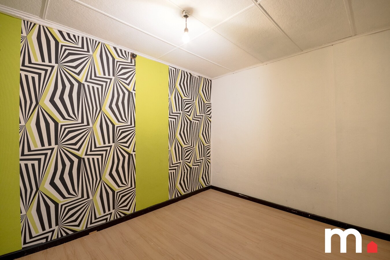 Charmante en ruime woning met grote tuin op 1.218 m² in het gezellige Lendelede met LOODS ! 