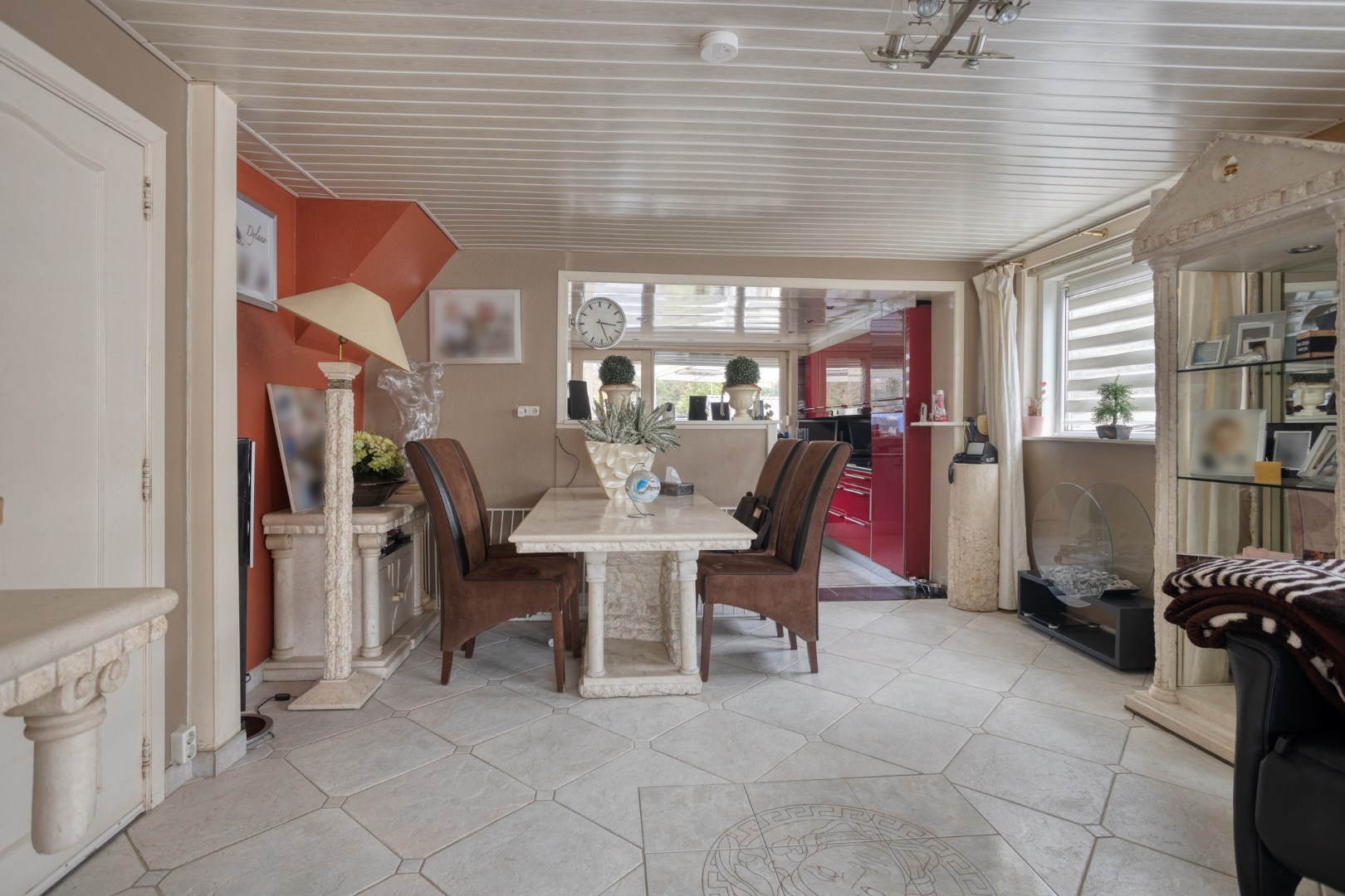 Te renoveren woning met 5 slpk. op ruim perceel van 18a 95ca in Mol 