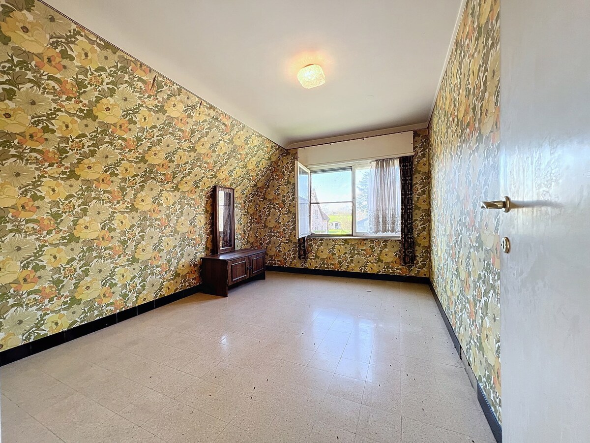 Te renoveren/slopen woning op perceel van 1.334m² op topligging 