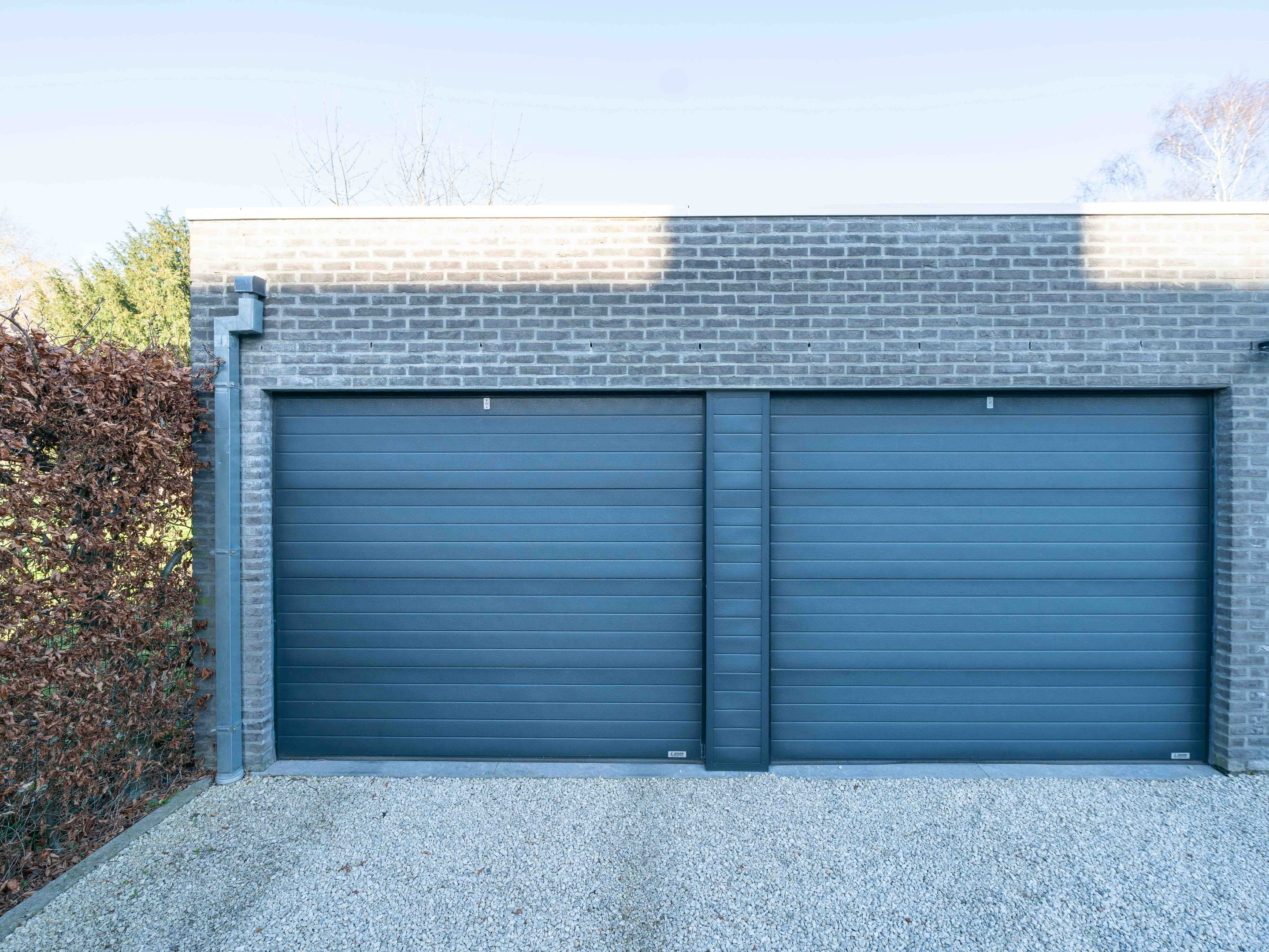 Afgesloten garagebox in het centrum van Dilbeek 
