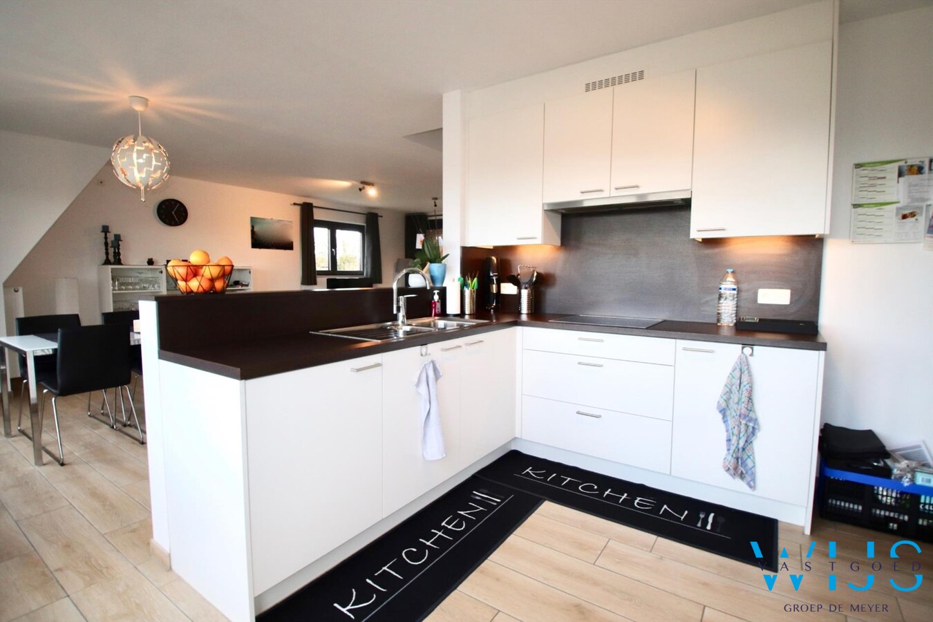 Prachtige duplex + garage in het rustige landelijke OOSTEEKLO ! 