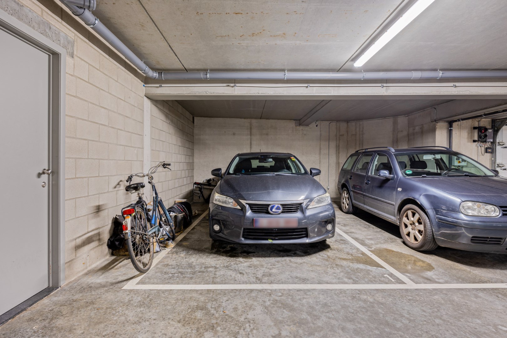 Ruim appartement met 2 slaapkamers en tuin + autostaanplaats vlakbij autostrade - EPC 68 kWh/m² 