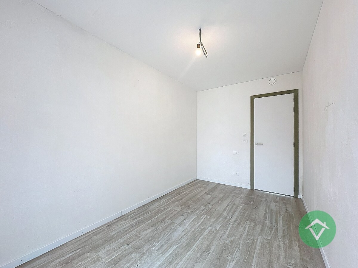 Wonen nabij jachthaven en zee - ruim appartement met terras en drie slaapkamers 