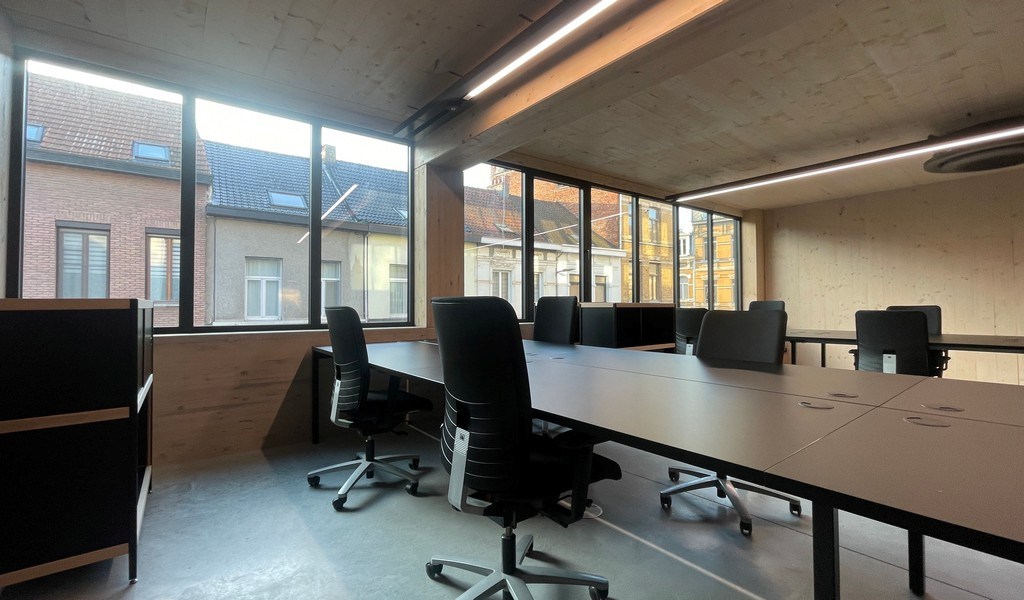 Moderne kantoorruimtes te huur vlakbij station van Berchem