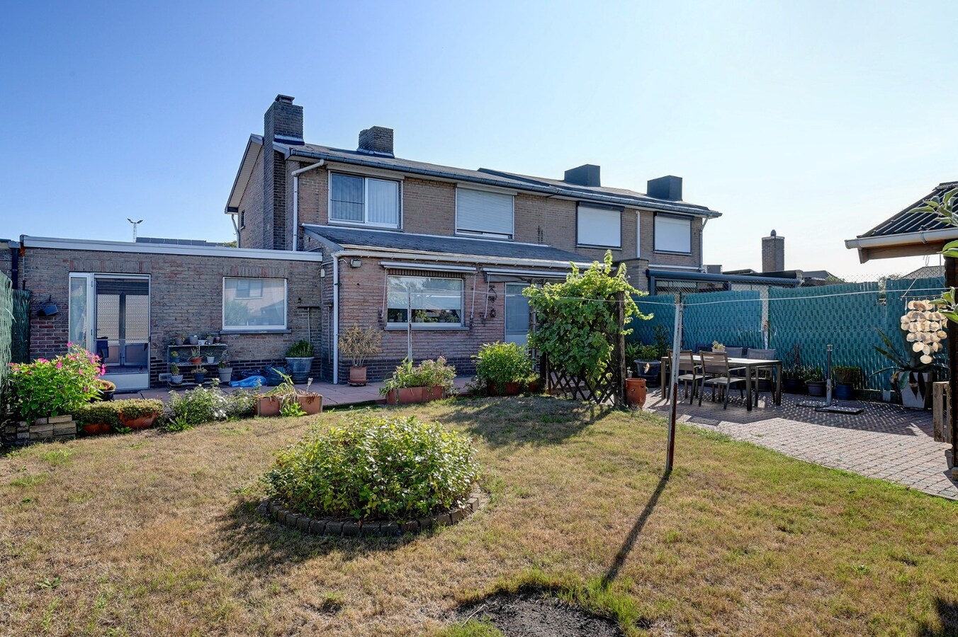 Zeer goed onderhouden huis met 3 slaapkamers 